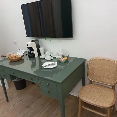Πανσιόν Mensos Όλμπια